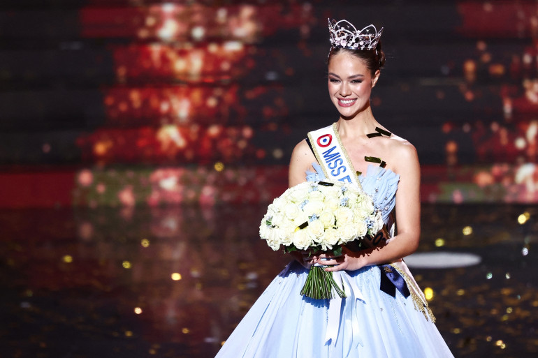 Élue Miss France 2026 : Hinaupoko Devèze, Miss Tahiti, remporte la couronne !