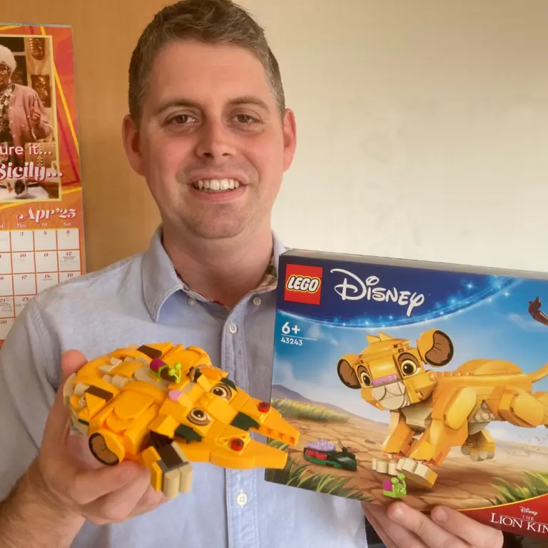 La folie créative : un internaute transforme n'importe quel set LEGO en… Faucon Millenium